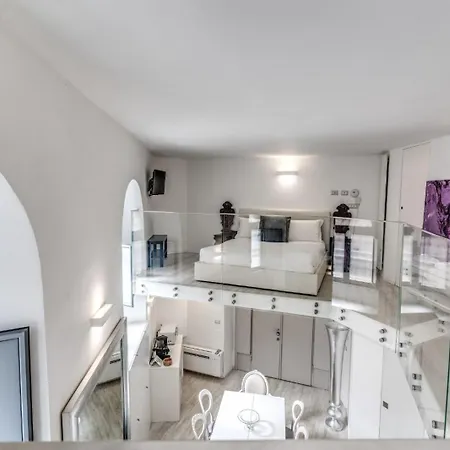 Elegant Flat In The Historic Near Colosseum! Apartment *