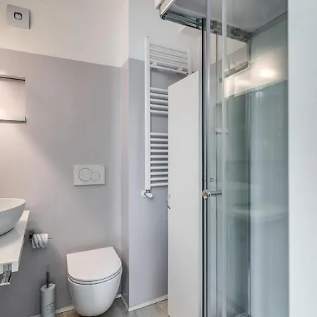 Elegant Flat In The Historic Near Colosseum! Rome