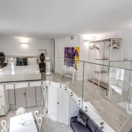 Apartment Elegant Flat In The Historic Near Colosseum!