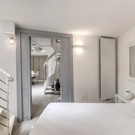 Apartment Elegant Flat In The Historic Near Colosseum! Rome